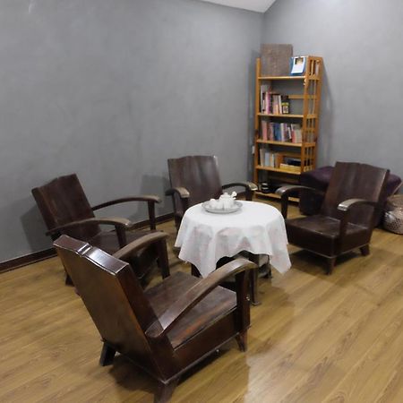La Sen_Thu An_Phong Don Co Cua So Nhin Ra Ban Cong Apartment Thon An Hoa Exterior foto