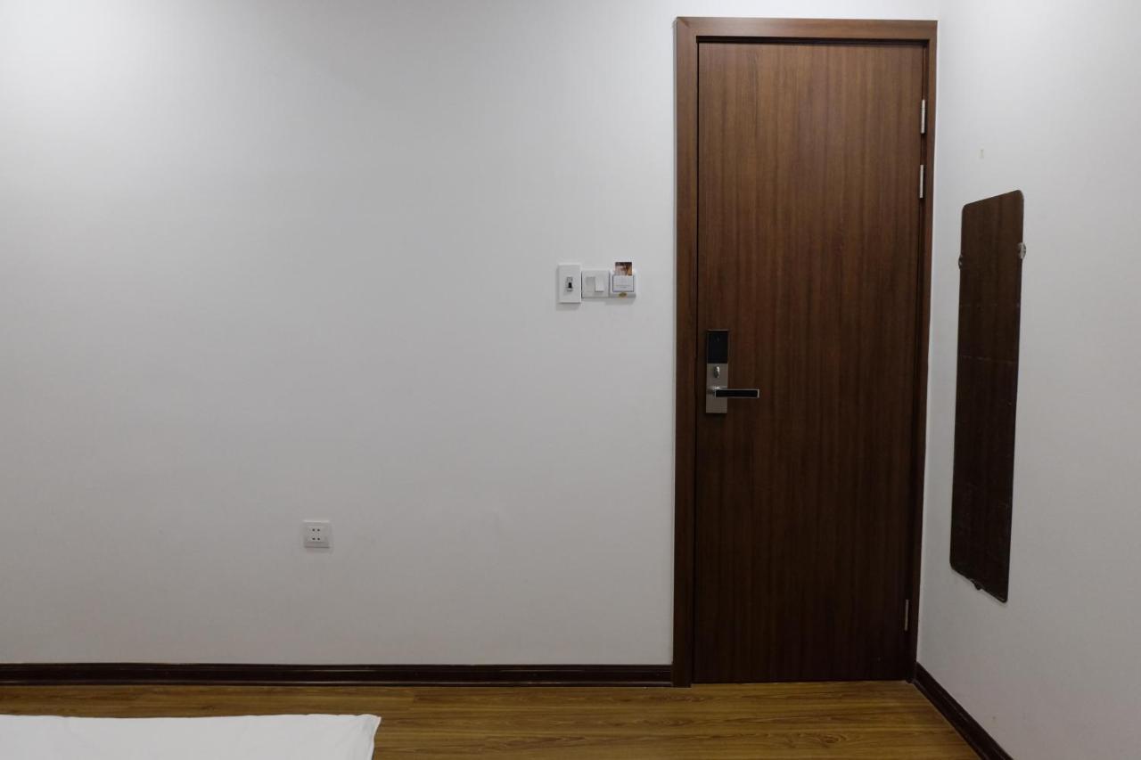 La Sen_Thu An_Phong Don Co Cua So Nhin Ra Ban Cong Apartment Thon An Hoa Exterior foto
