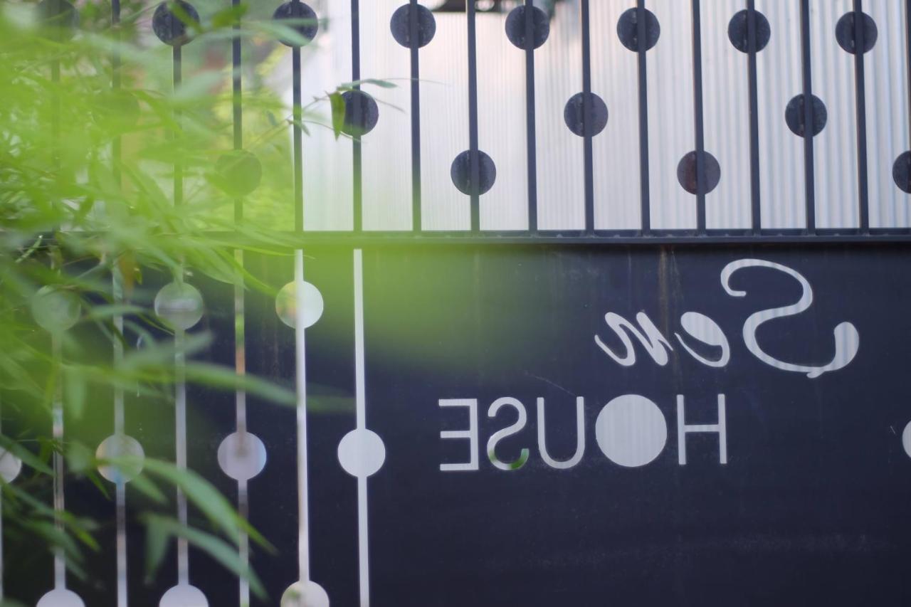La Sen_Thu An_Phong Don Co Cua So Nhin Ra Ban Cong Apartment Thon An Hoa Exterior foto