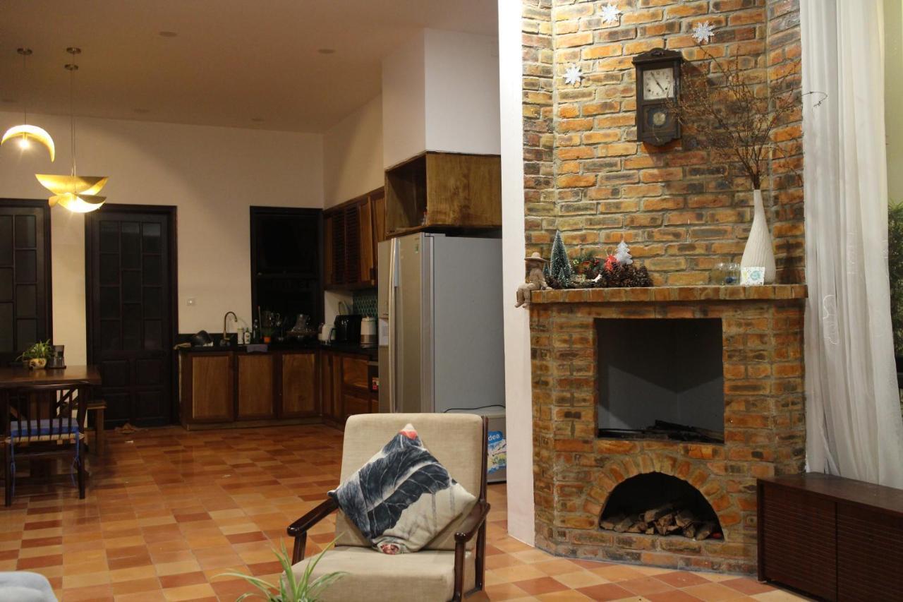 La Sen_Thu An_Phong Don Co Cua So Nhin Ra Ban Cong Apartment Thon An Hoa Exterior foto