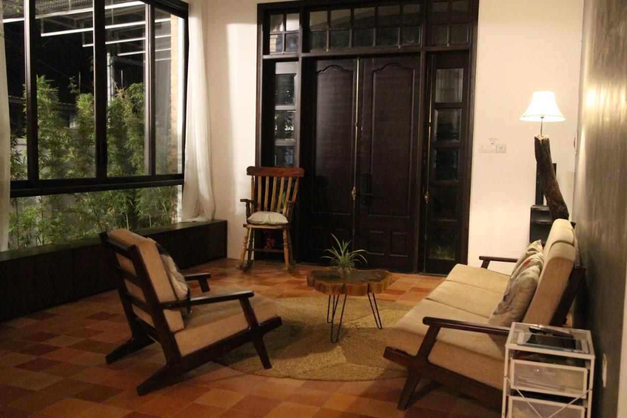 La Sen_Thu An_Phong Don Co Cua So Nhin Ra Ban Cong Apartment Thon An Hoa Exterior foto